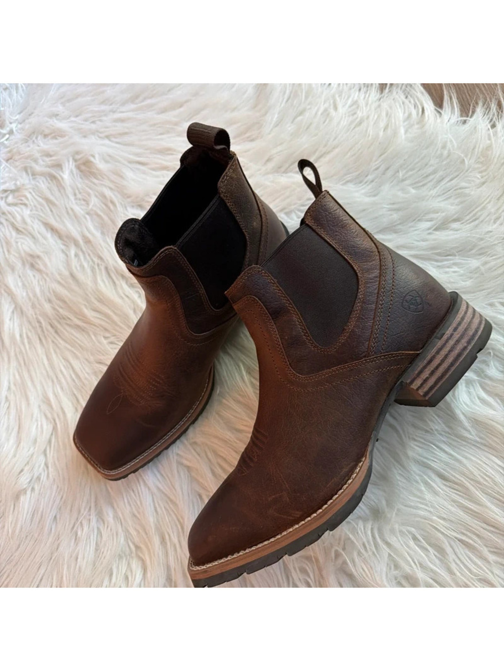Ariat brown Chelsea boots size 10.5
